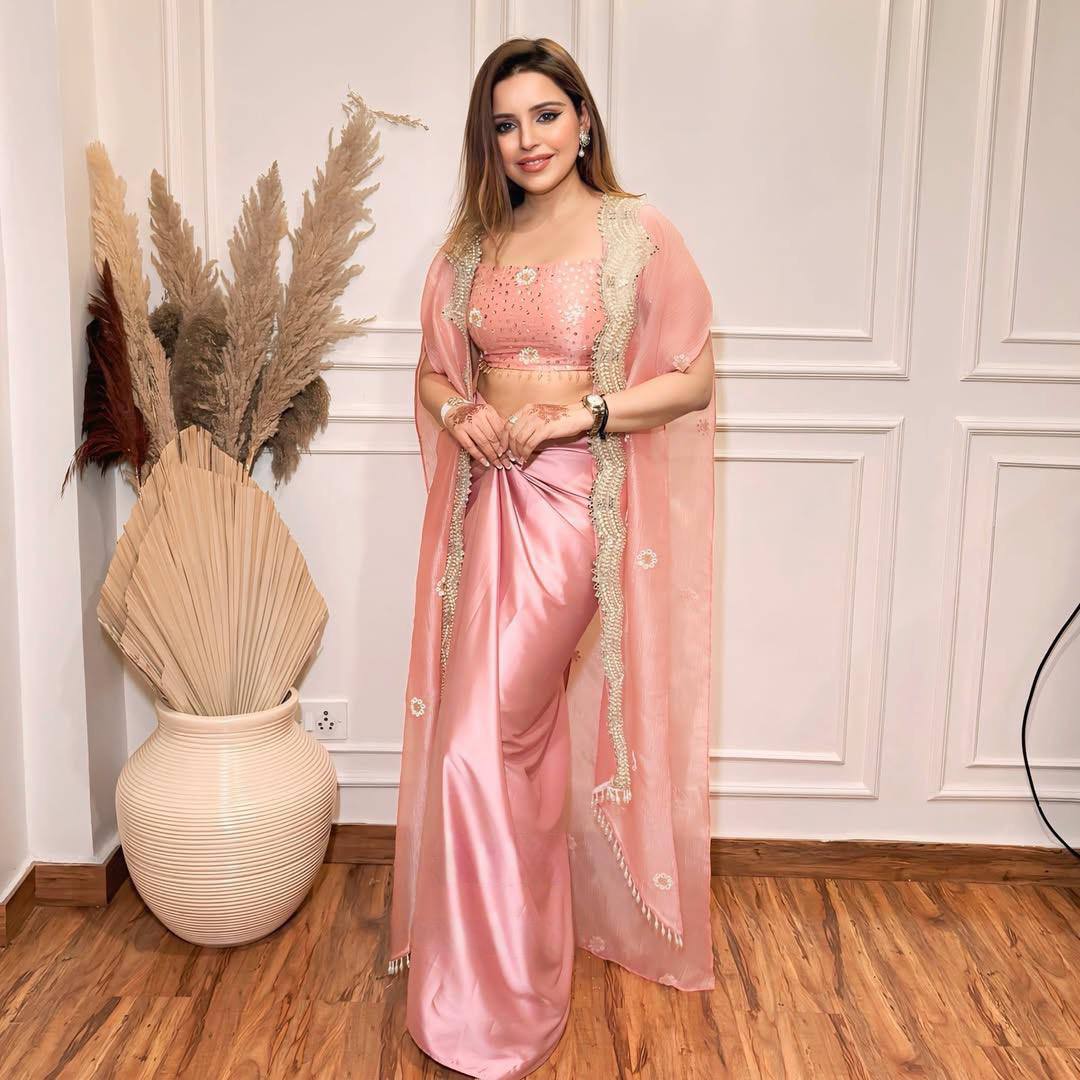 WESTERN OUTFIT FOR TRENDY WEDDING SEASON
