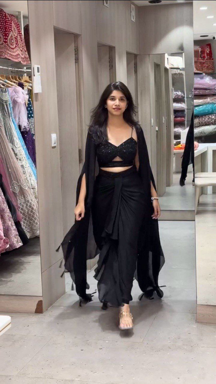 Reday to wear dhoti style with srug and Unstich choli