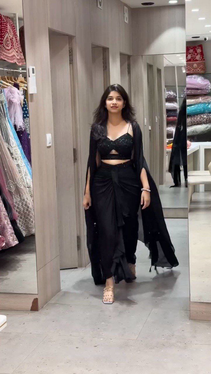 Reday to wear dhoti style with srug and Unstich choli