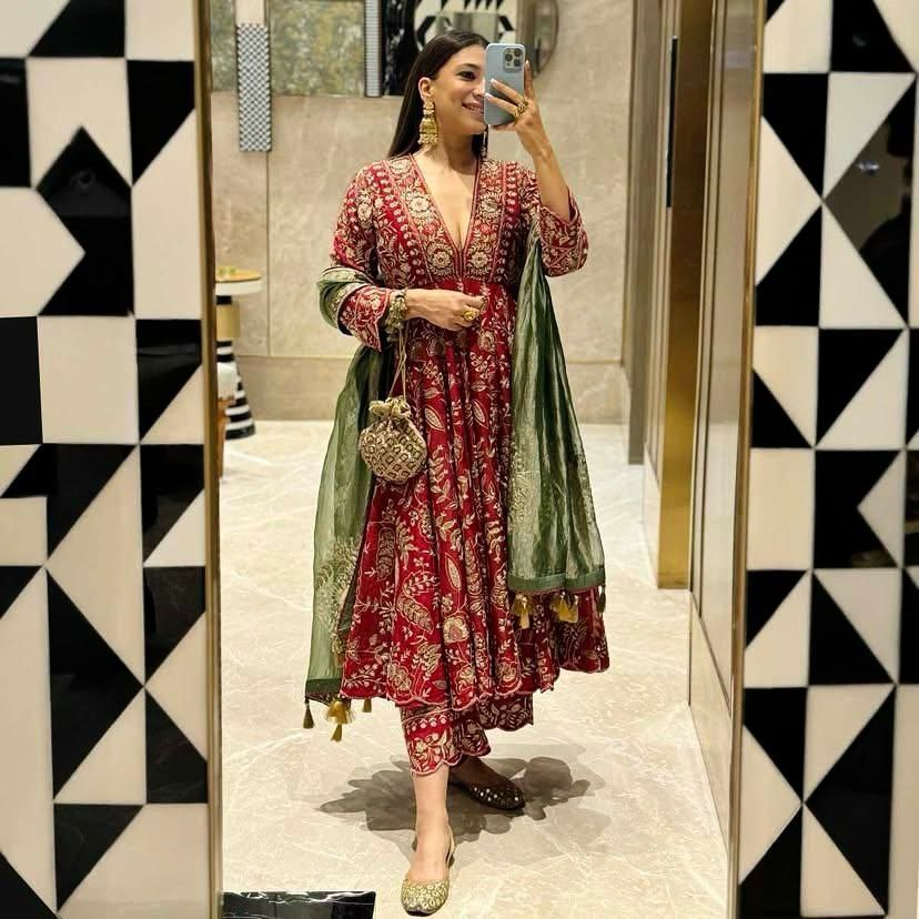 PRESENTING NEW ANARKALI GOWN WITH HEAVY SEQUINS EMBROIDERY WORK IN CHINON SILK FABRIC